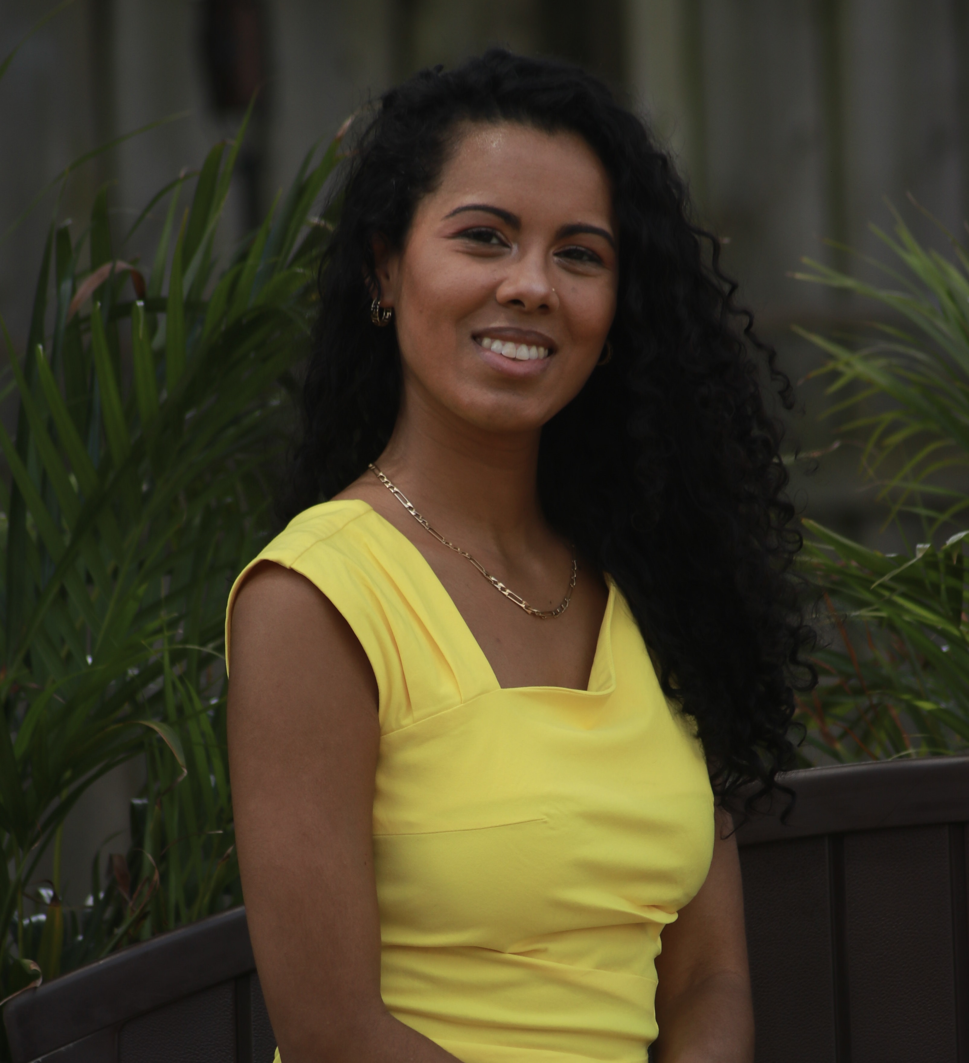 Nima uchun xalat ostida yalangoch kokrak bor?